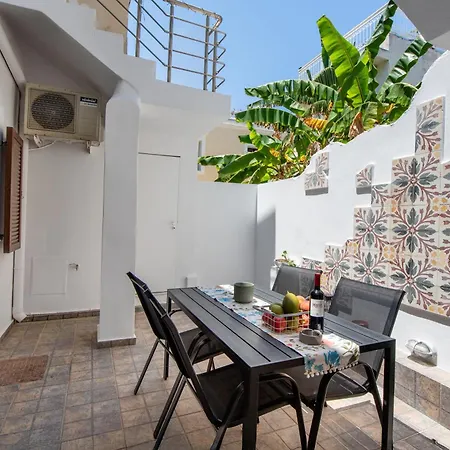 Amarantios Urban Nest Apartmán *